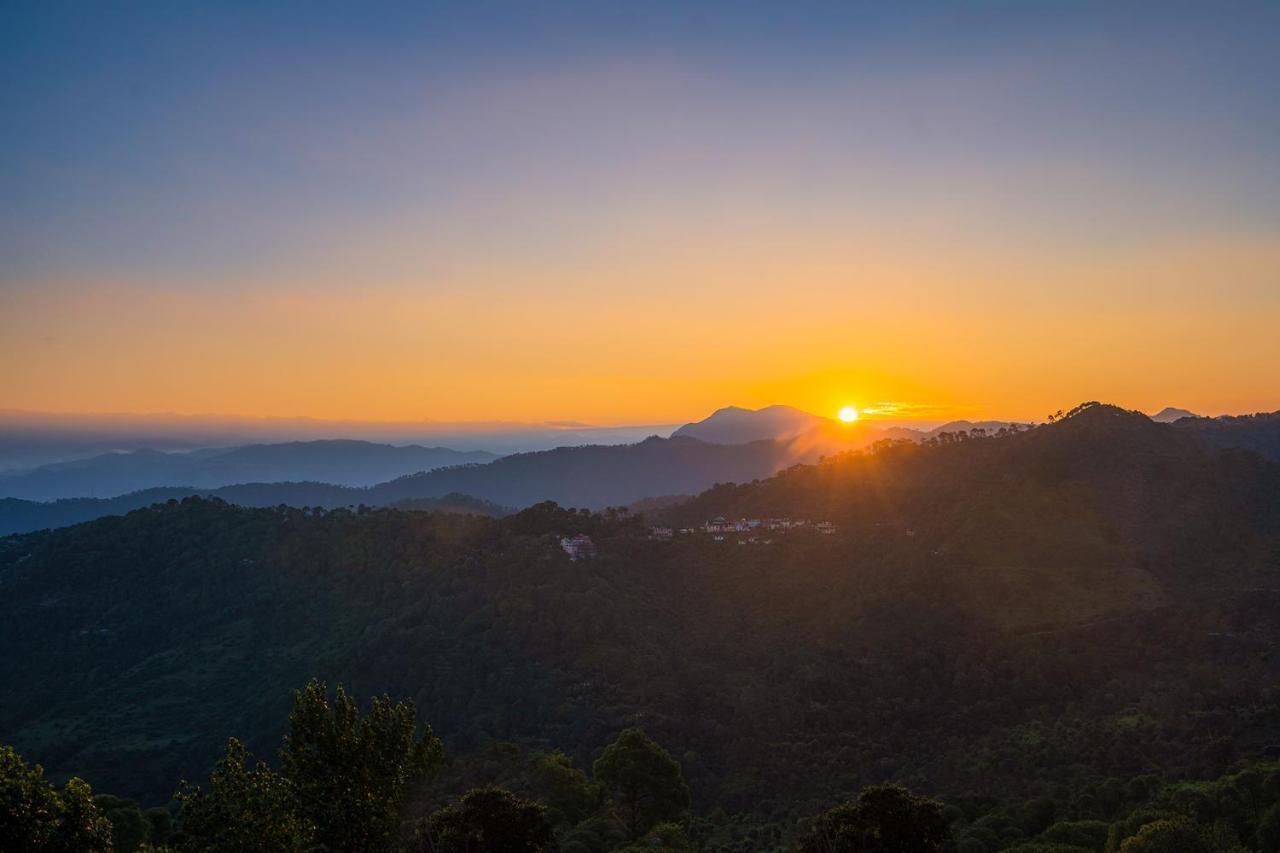 Stayvista At Springfield With Bonfire Kasauli Exterior photo