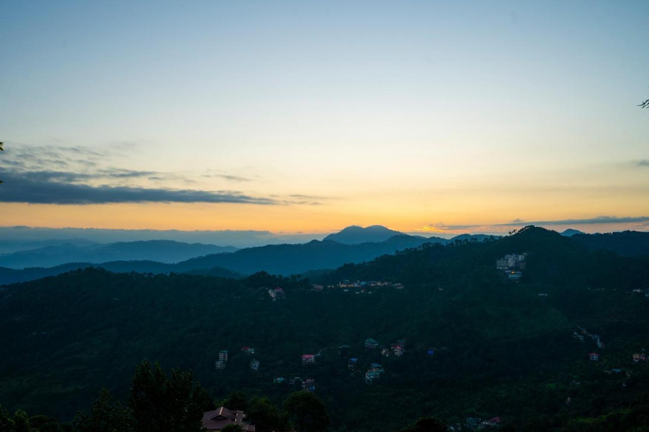 Stayvista At Springfield With Bonfire Kasauli Exterior photo
